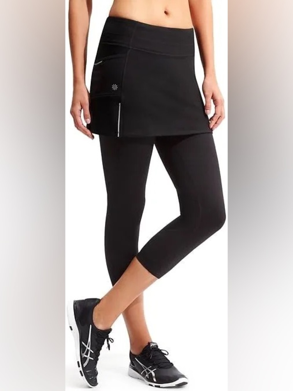 Athleta Be Free 2-in-1 skirted Capri Leggigns Size Small